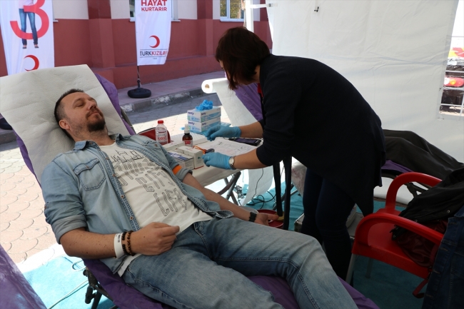 Edirne'de öğrenciler kan bağışı toplamak için yarıştı